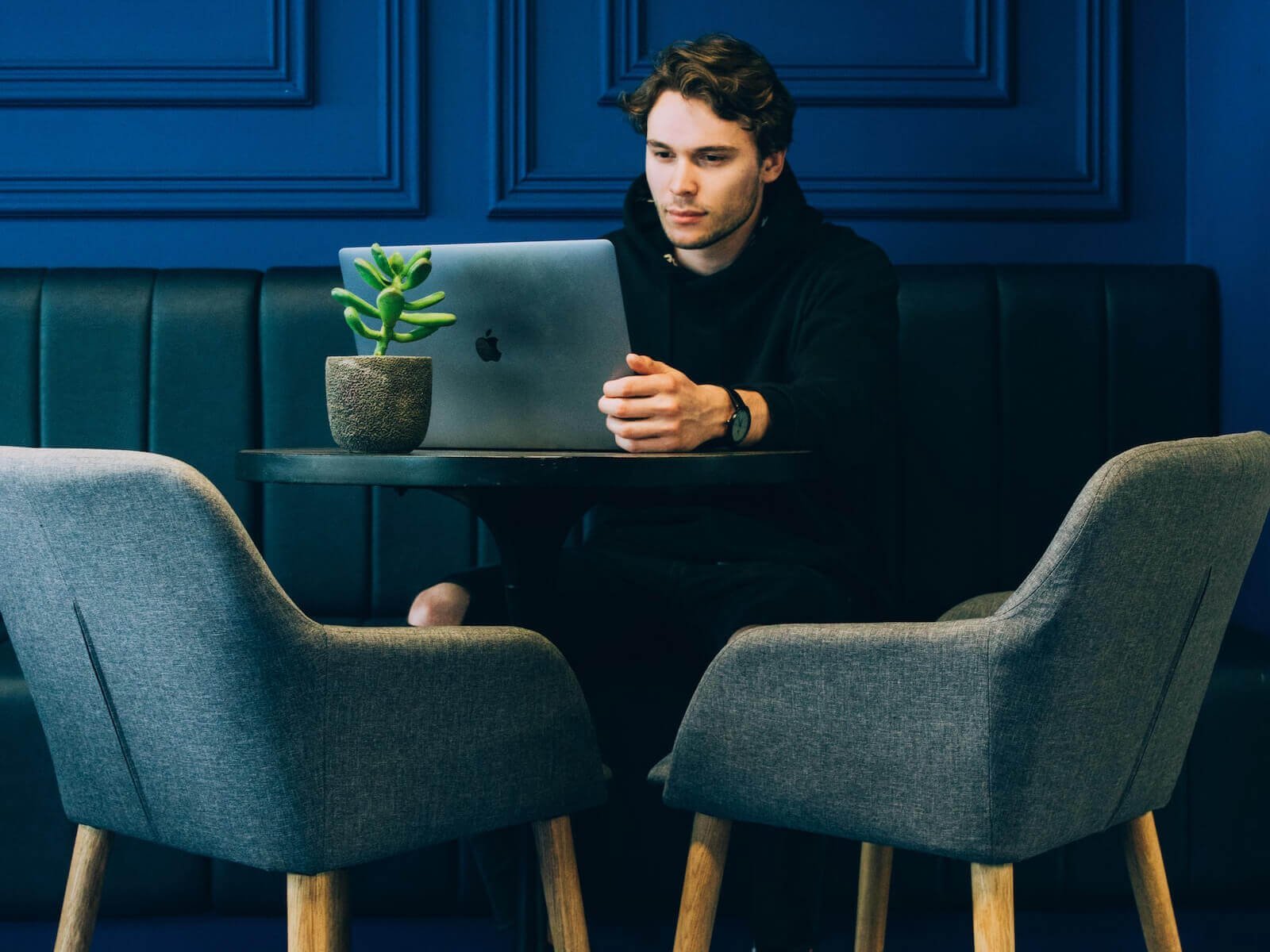 Build an Employer Brand That Attracts Contract and Full-Time Talent